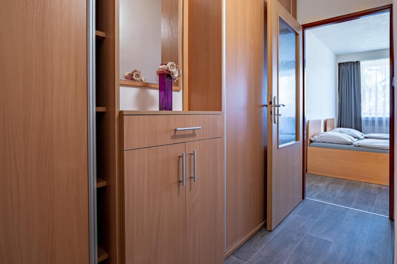 Apartmany A Studia Zamecky Park Литвинов Экстерьер фото