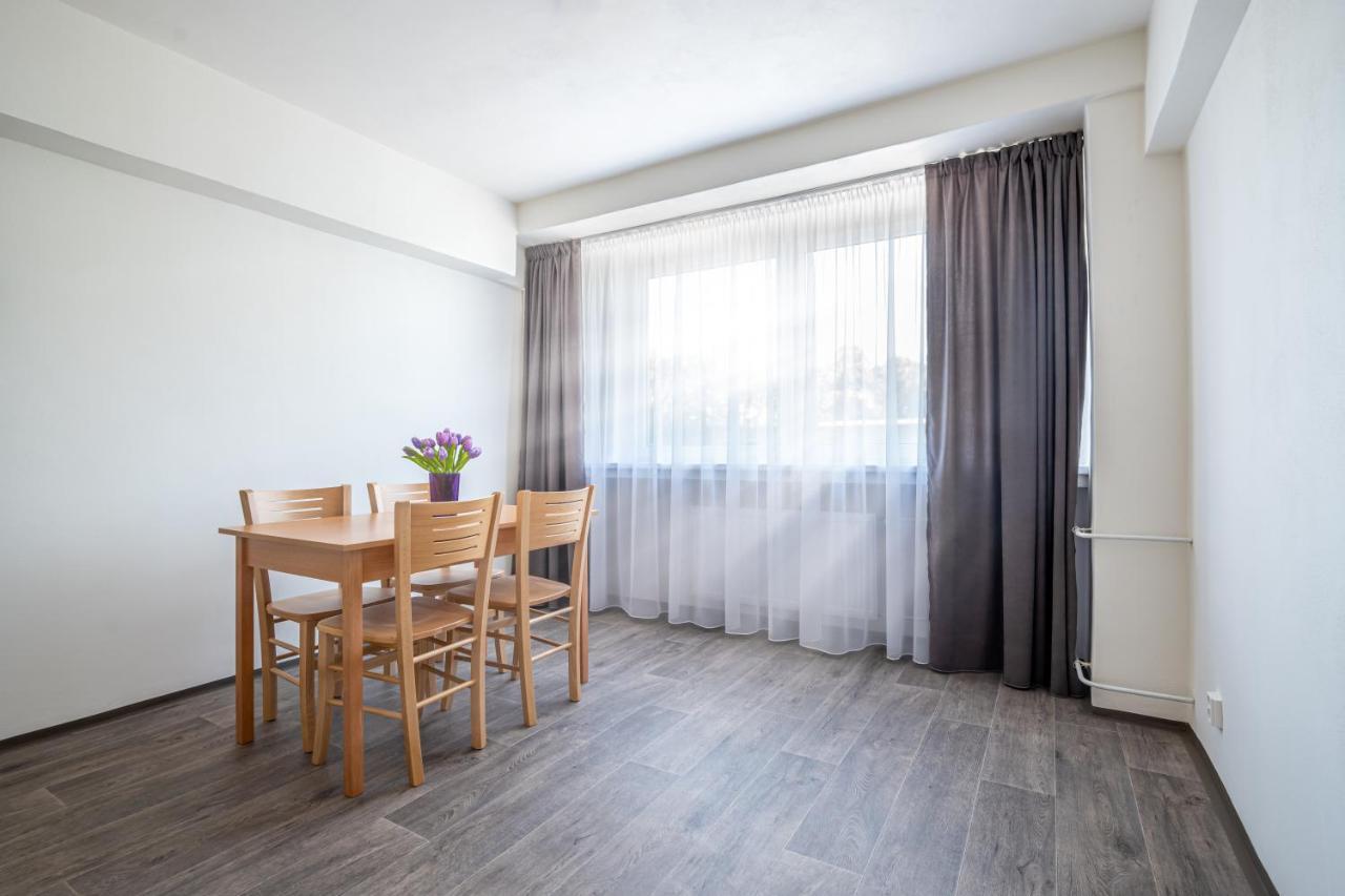 Apartmany A Studia Zamecky Park Литвинов Экстерьер фото