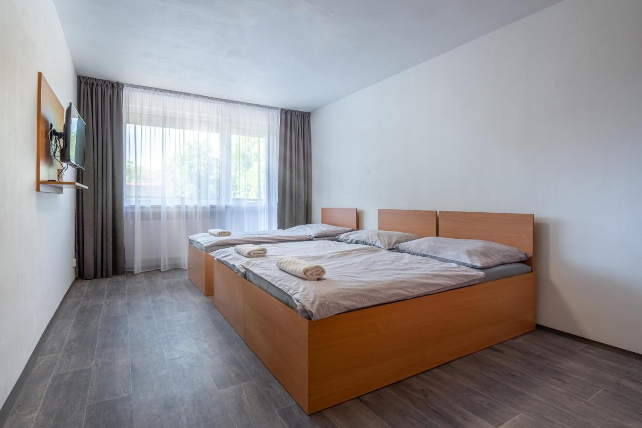 Apartmany A Studia Zamecky Park Литвинов Экстерьер фото
